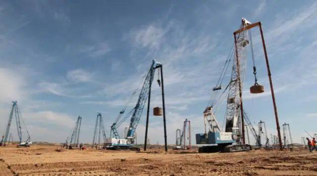 CCTV報(bào)道巴基斯坦超級(jí)機(jī)場建設(shè)，宇通重工強(qiáng)夯機(jī)硬核助力！